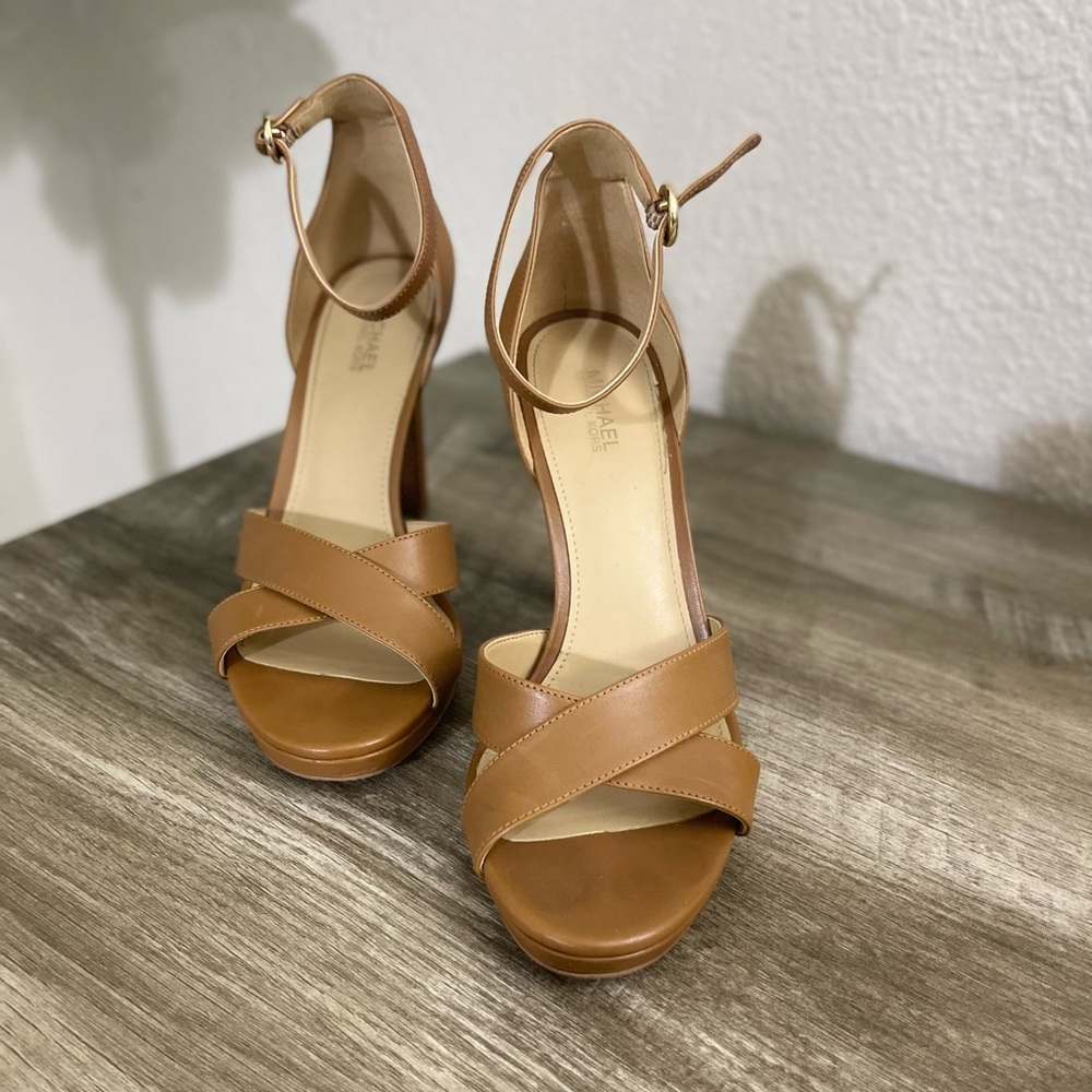 Michael Kors size 7